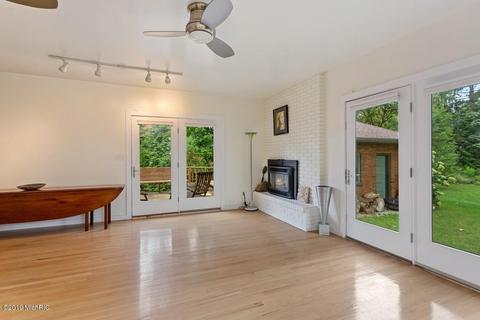 111 E Locust St, Three Oaks, MI 49128 photo 7