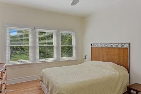 111 E Locust St, Three Oaks, MI 49128 photo 12