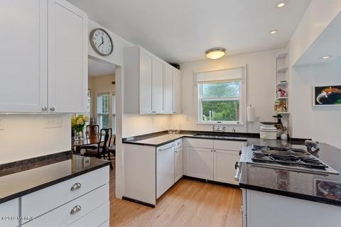 111 E Locust St, Three Oaks, MI 49128 photo 6