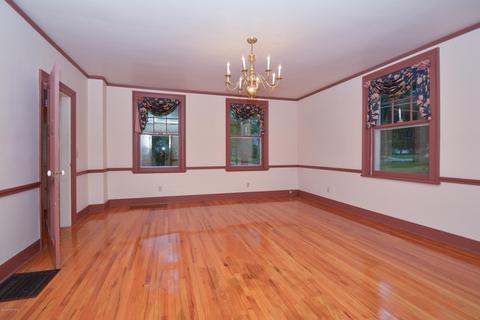 518 E Mansion St, Marshall, MI 49068 photo 37