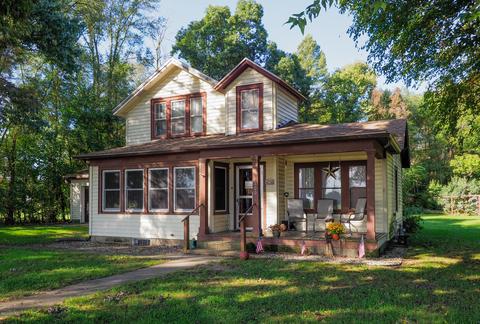 1100 Canaris St, Constantine, MI 49042 photo 2