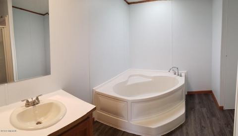 665 Mill St, Concord, MI 49237 photo 9
