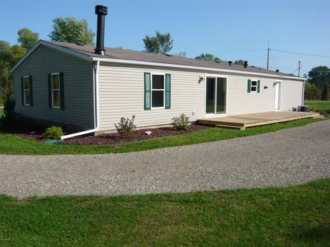 665 Mill St, Concord, MI 49237 photo 2