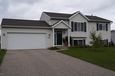 240 Pineview Dr, Belding, MI 48809 photo 1