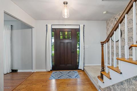 565 Edgeworthe Dr SE, Ada, MI 49301 photo 5
