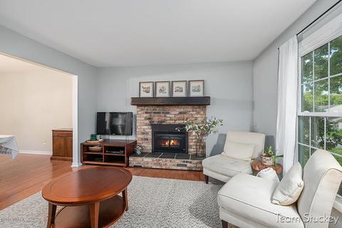 565 Edgeworthe Dr SE, Ada, MI 49301 photo 6