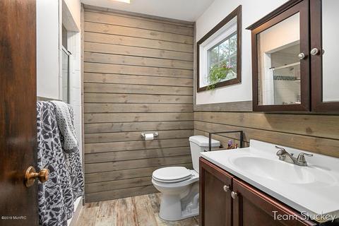 565 Edgeworthe Dr SE, Ada, MI 49301 photo 18