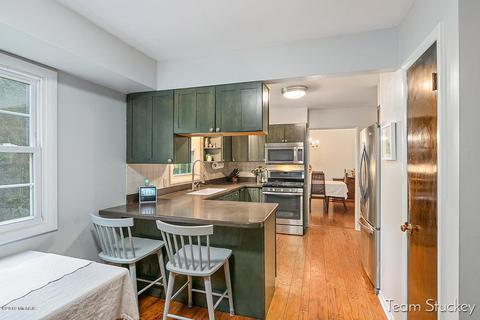 565 Edgeworthe Dr SE, Ada, MI 49301 photo 11