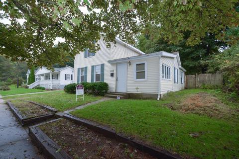 310 Locust St, Marshall, MI 49068 photo 2