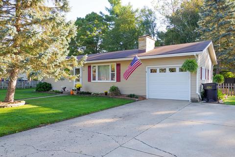 309 Brigham St, Plainwell, MI 49080 photo 2