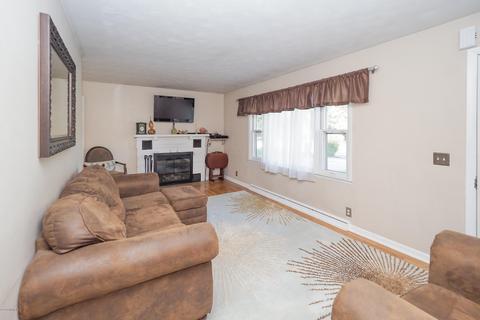 309 Brigham St, Plainwell, MI 49080 photo 4