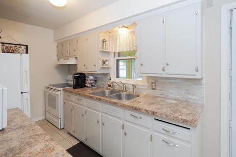 309 Brigham St, Plainwell, MI 49080 photo 8