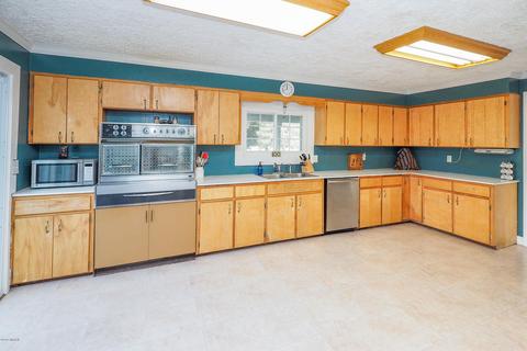 680 S Washington St, Constantine, MI 49042 photo 11
