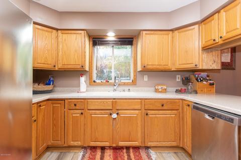 321 3rd St, Plainwell, MI 49080 photo 6