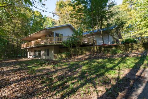 321 3rd St, Plainwell, MI 49080 photo 1