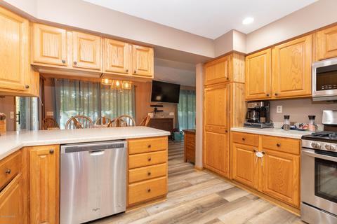 321 3rd St, Plainwell, MI 49080 photo 8