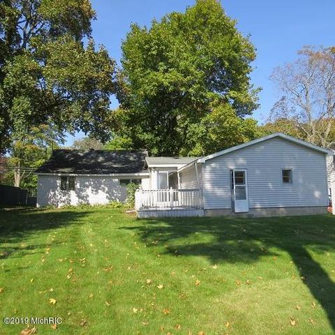 316 E Pine St, Stanton, MI 48888 photo 4
