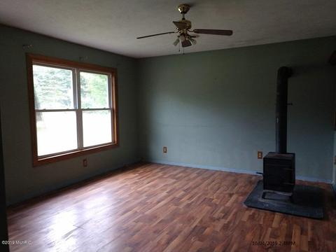 8492 S Rhode Is, Baldwin, MI 49304 photo 6