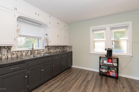 413 Centre St, Marcellus, MI 49067 photo 6