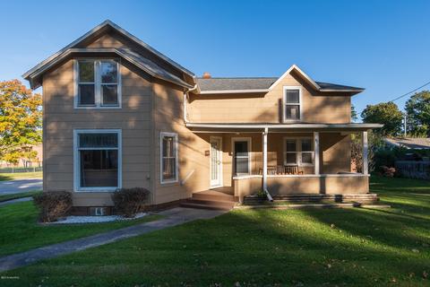 413 Centre St, Marcellus, MI 49067 photo 1