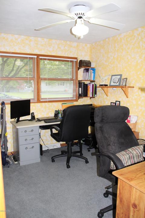 408 N Drive Dr E, Marshall, MI 49068 photo 14