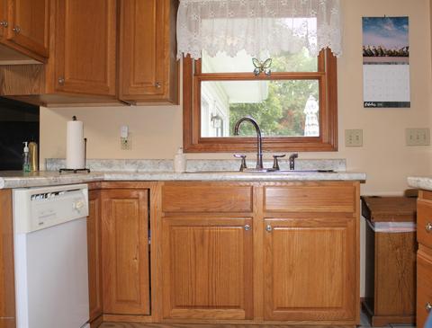 408 N Drive Dr E, Marshall, MI 49068 photo 5