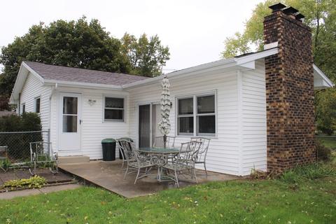 408 N Drive Dr E, Marshall, MI 49068 photo 3