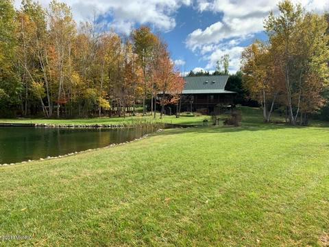 2337 S Grout Rd, Gladwin, MI 48624 photo 2