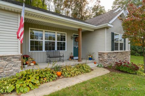 11433 W Riverside Dr, Lowell, MI 49331 photo 2