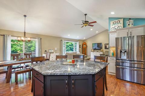 2135 Sunny Pine Dr, Dorr, MI 49323 photo 9