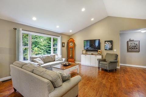 2135 Sunny Pine Dr, Dorr, MI 49323 photo 13