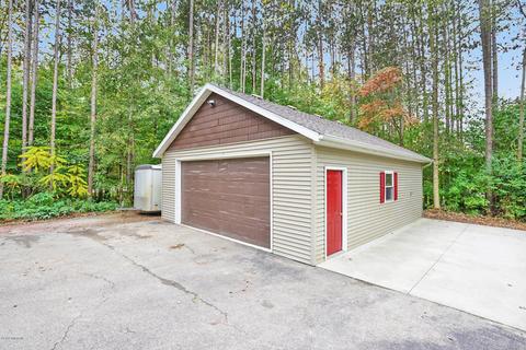 2135 Sunny Pine Dr, Dorr, MI 49323 photo 52