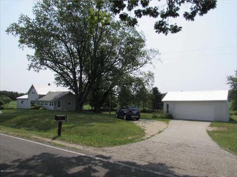 548 E 104th St, Grant, MI 49327 photo 1