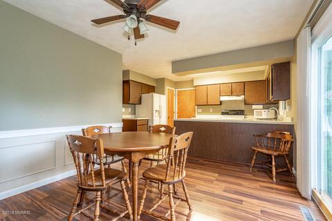 812 Forest St, Marshall, MI 49068 photo 9