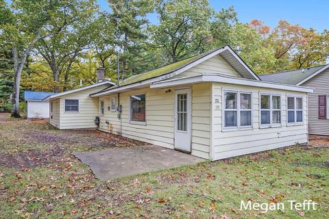 1711 E 88th St, Newaygo, MI 49337 photo 2