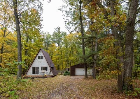 5746 E 36th St, White Cloud, MI 49349 photo 2