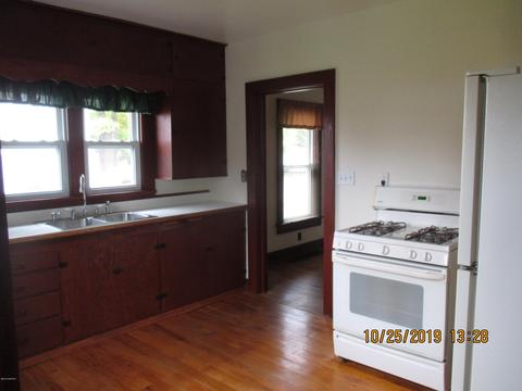 122 Compton St, Bronson, MI 49028 photo 7