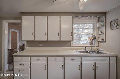 216 E Lytle St, Ionia, MI 48846 photo 10
