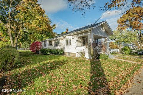 216 E Lytle St, Ionia, MI 48846 photo 2