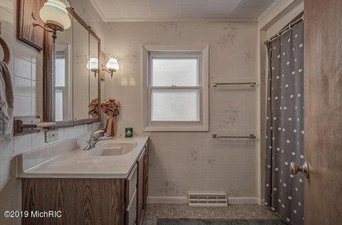 216 E Lytle St, Ionia, MI 48846 photo 15