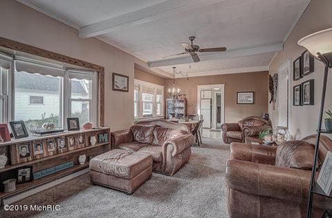 216 E Lytle St, Ionia, MI 48846 photo 4