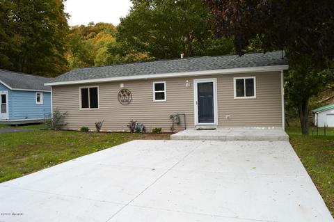 351 Crapo St, Elberta, MI 49628 photo 2