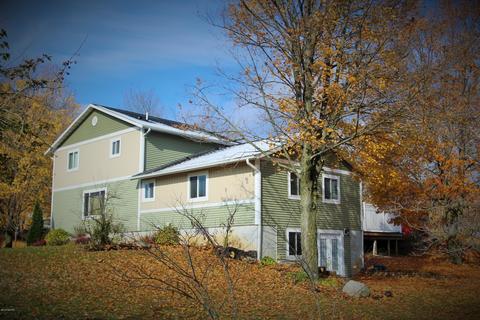 5407 Lacey Rd, Dowling, MI 49050 photo 1