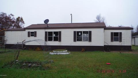 4053 E Fillmore Rd, White Cloud, MI 49349 photo 1