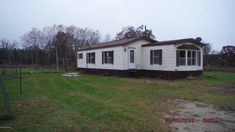 4053 E Fillmore Rd, White Cloud, MI 49349 photo 2