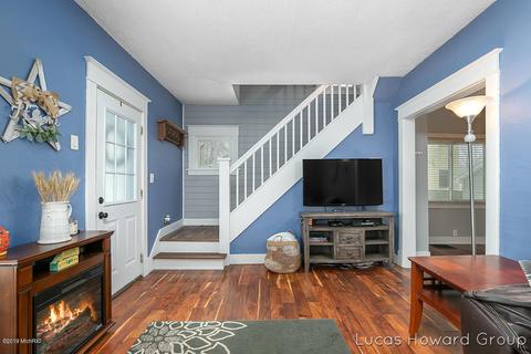 220 Colfax St, Plainwell, MI 49080 photo 5
