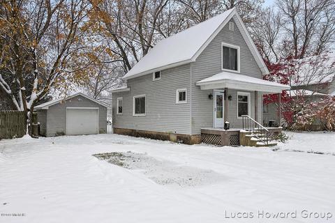 220 Colfax St, Plainwell, MI 49080 photo 3