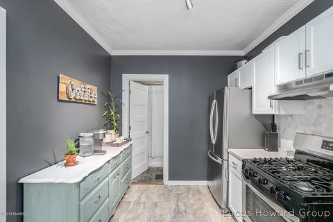 220 Colfax St, Plainwell, MI 49080 photo 9