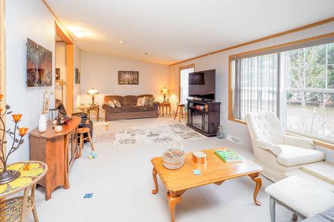 24944 E Point Dr, Mattawan, MI 49071 photo 4