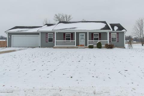 1034 Taylor Dr, Plainwell, MI 49080 photo 1